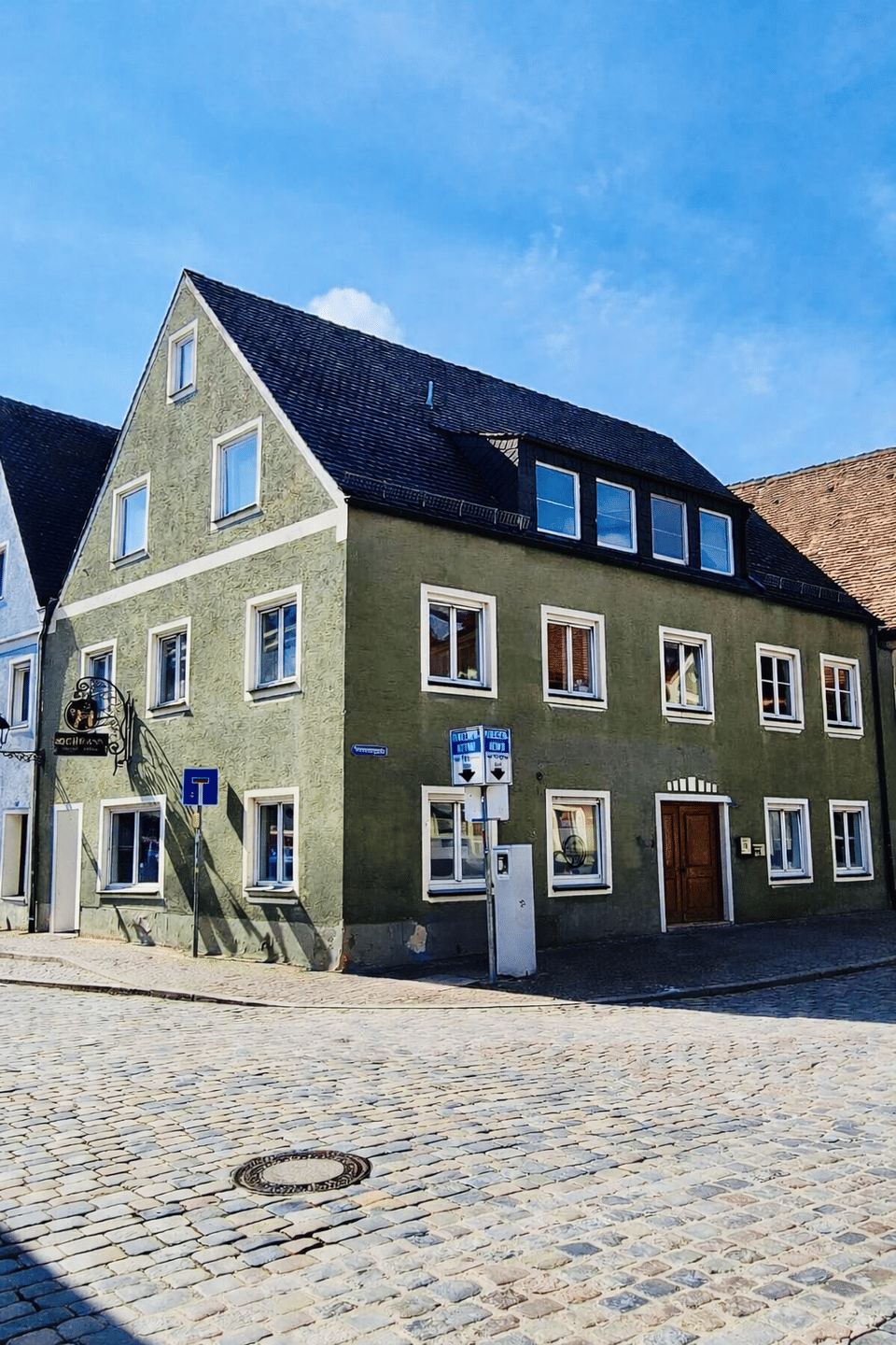 attraktives Mehrfamilienhaus mit Gewerbeeinheit in zentraler Altstadt-Lage – Amberg – Bild 1 von 4