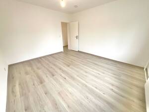 Große 4 Zimmerwohnung frisch für Sie renoviert – 44579 Castrop-Rauxel – Vorschaubild 4