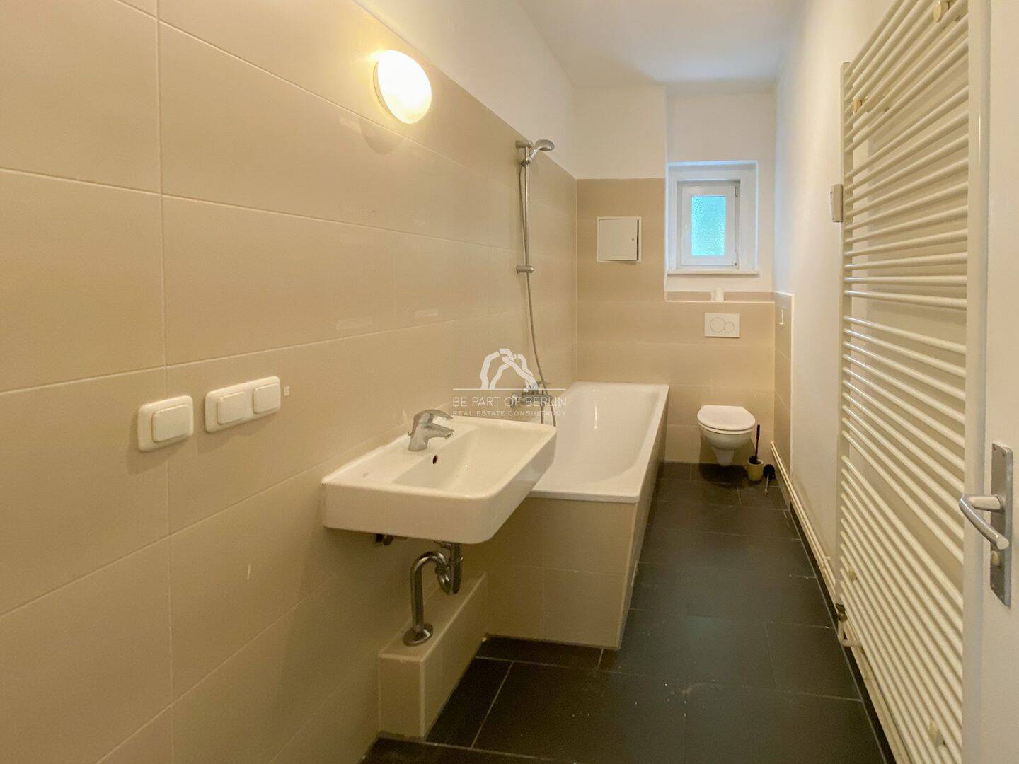 2- ZIMMER WOHNUNG PRENZLAUER BERG | BELEBTE KNIPRODESTRASSE | BALKON ZUM INNENHOF | PROVISIONSFREI | – Berlin – Vorschaubild 4