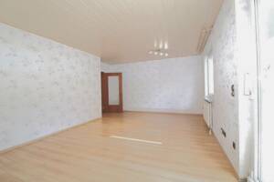 Gut geschnittene 3-Zimmer-Wohnung mit Tiefgaragenplatz - sofort frei – 67071 Ludwigshafen am Rhein – Vorschaubild 2