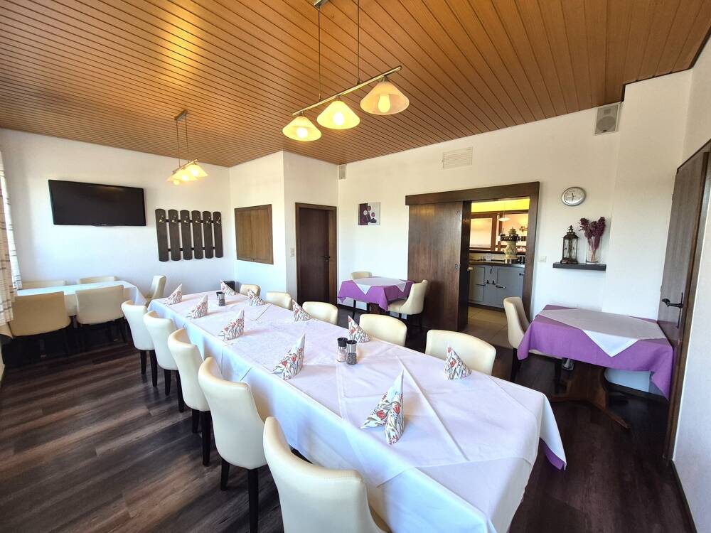Mehrfamilien-/Gästehaus, Gastronomie mit Saal, Kegelbahn, Stellplätzen und Garten – Veitsrodt – Vorschaubild 8