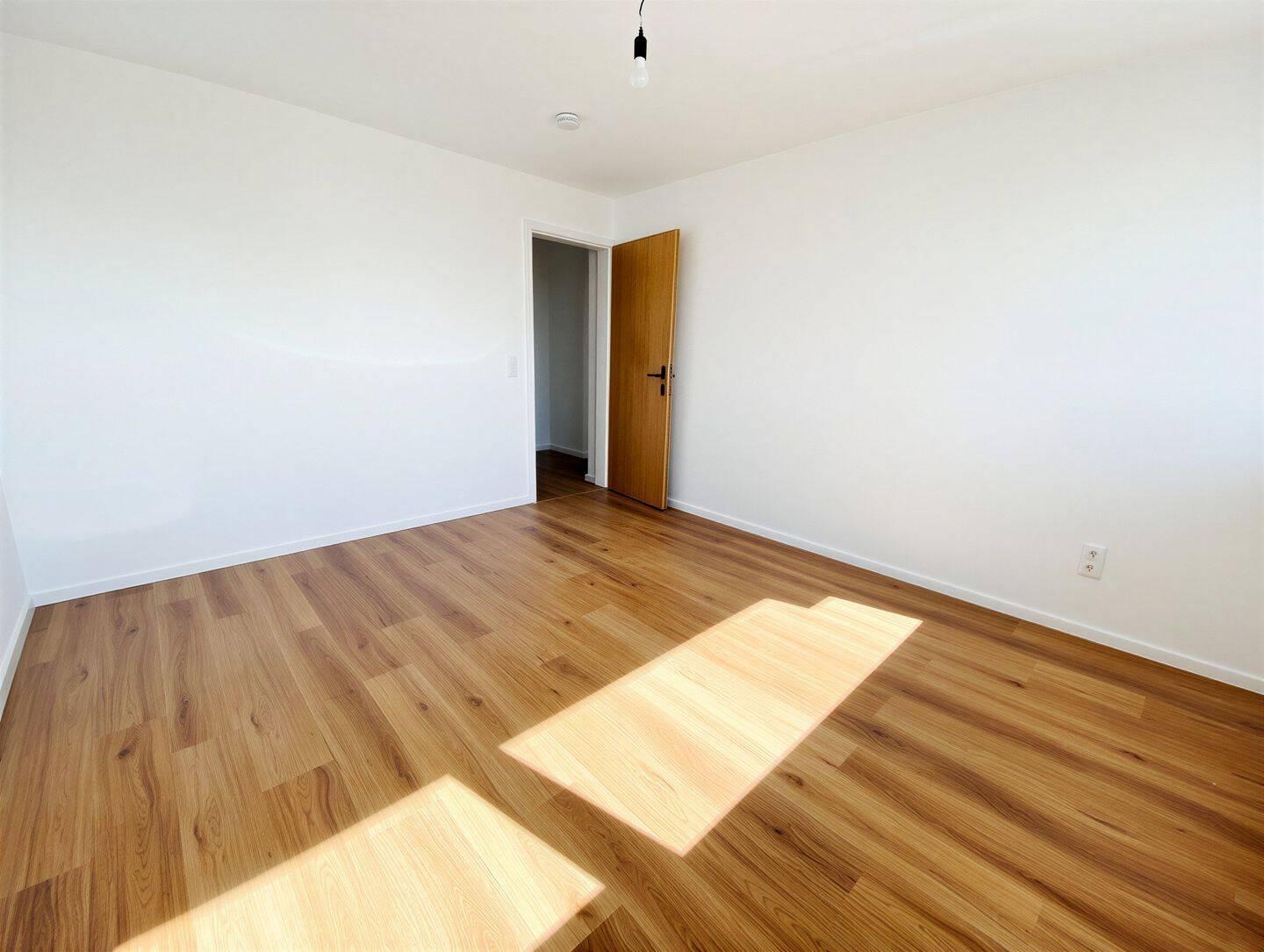 Vermietete 2-Zimmer Wohnung mit traumhaftem Fernblick | Zentrale Lage in München-Moosach – München – Vorschaubild 4