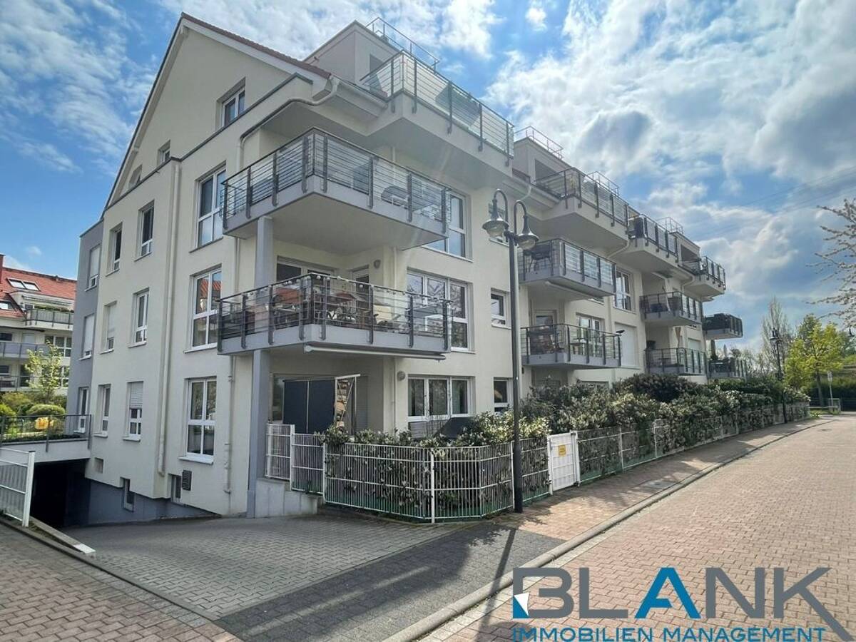 Exklusive 4-Zi.-Maisonette mit Loggia, 2 Bädern, Aufzug & Tiefgarage – 65934 Frankfurt am Main – Bild 1 von 9