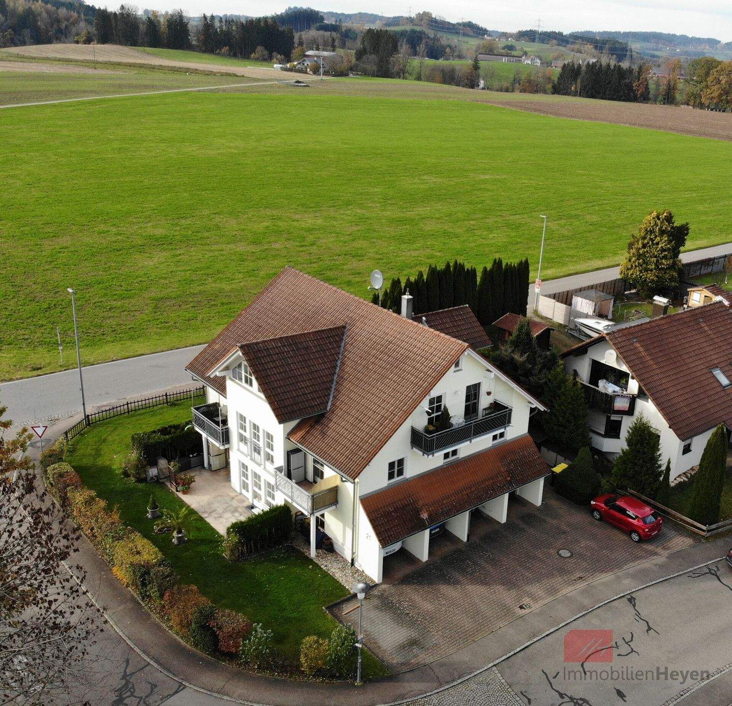 Solide vermietetes, gepflegtes Vierfamilienhaus – Wangen im Allgäu – Bild 1 von 9