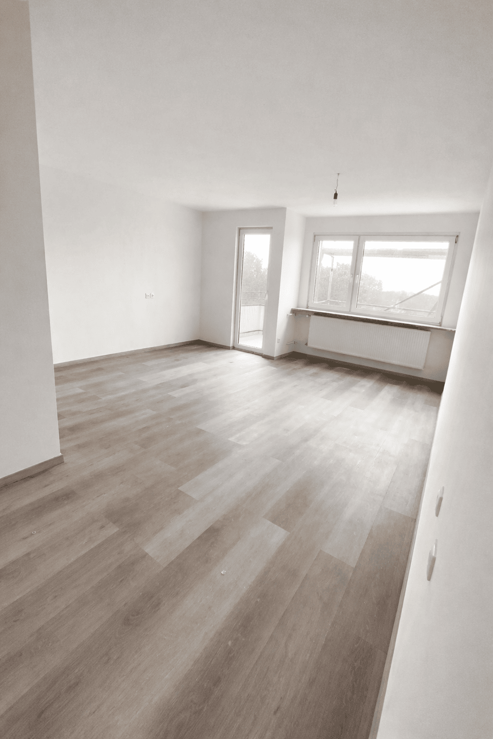 Exquisite sanierte 1-Zimmer-Wohnung - ideales Investment für Singles und Anleger. – Bremen – Bild 1 von 2