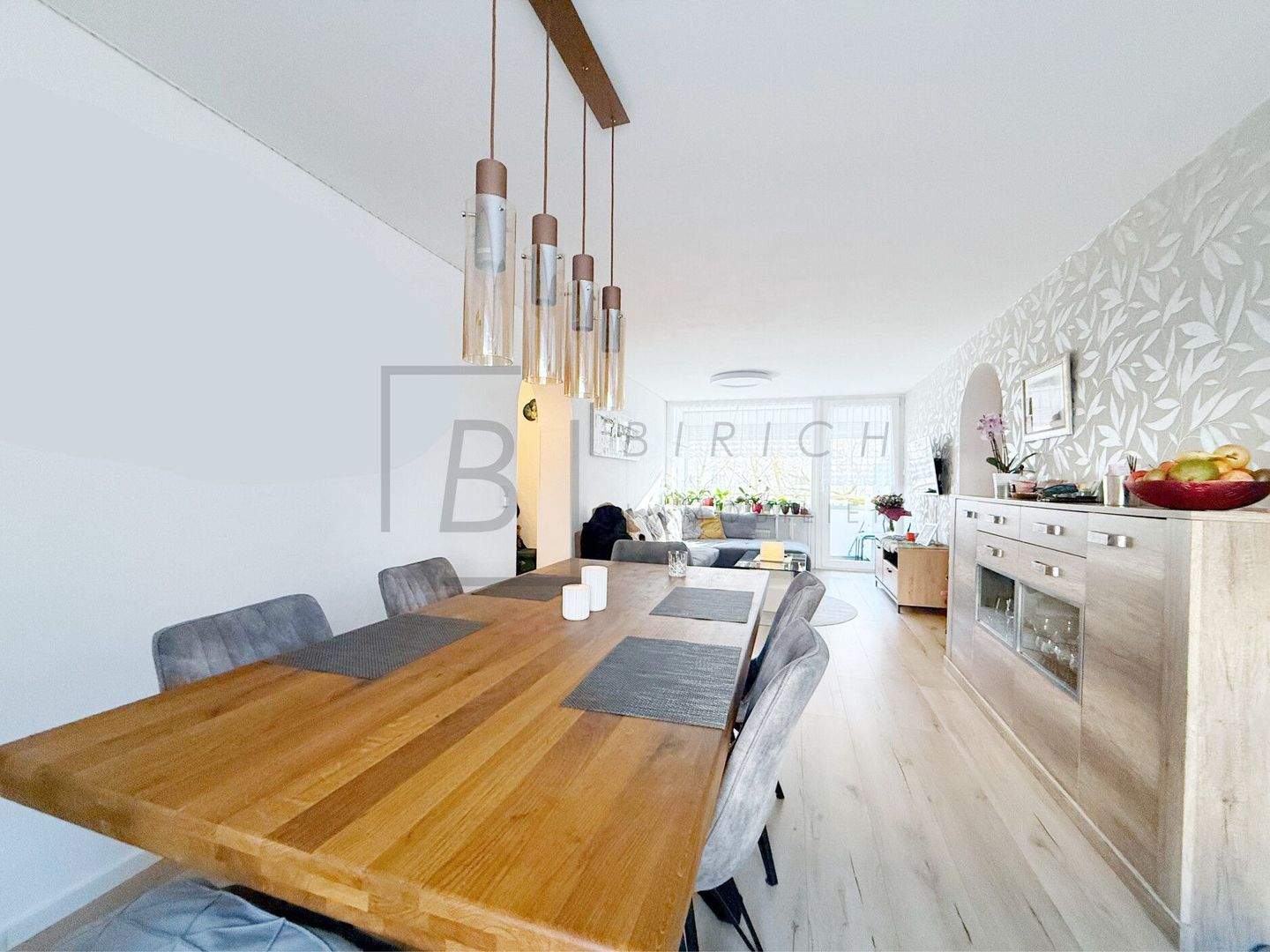 Familienfreundliche 4,5-Zimmer-Wohnung mit Garage und Aufzug – Neu-Ulm – Vorschaubild 7
