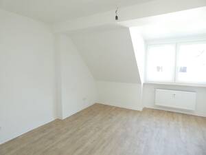 ** Modernisierte 2-Zi-DG-Wohnung in Frohnhausen** – 45144 Essen – Vorschaubild 5