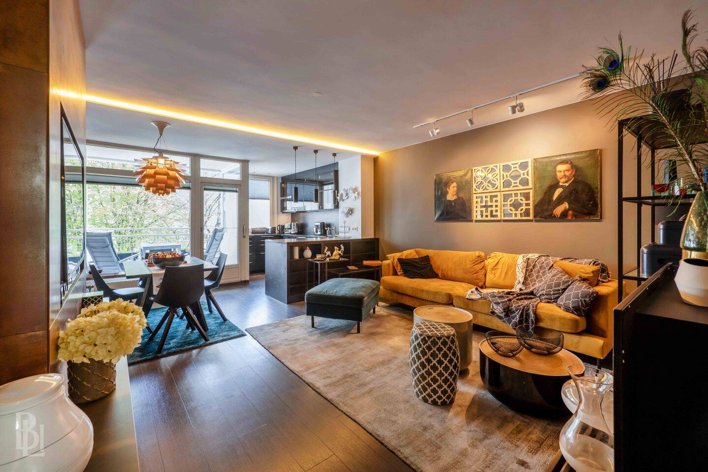 City-Chic in Schöneberg: Exklusive 3-Zimmer-Wohnung mit Balkon – Berlin – Bild 1 von 7