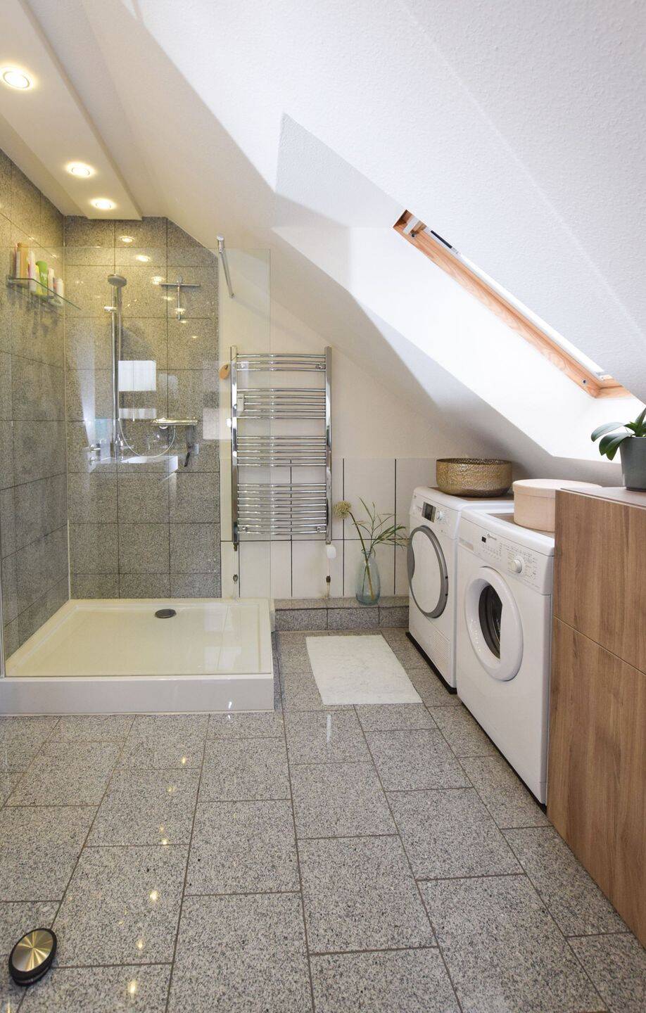 Exklusive Dachgeschosswohnung mit 34 m² Dachterrasse, Einbauküche & Stellplatz im östlichen Ringgebiet – Braunschweig – Vorschaubild 9
