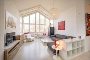 KENSINGTON - Exklusiv - Helle Dachgeschosswohnung im schönen Altperlach – 81737 München – Vorschaubild 2