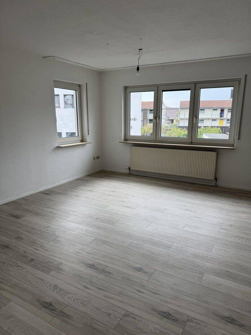 Neu Renovierte Wohnung zu vermieten