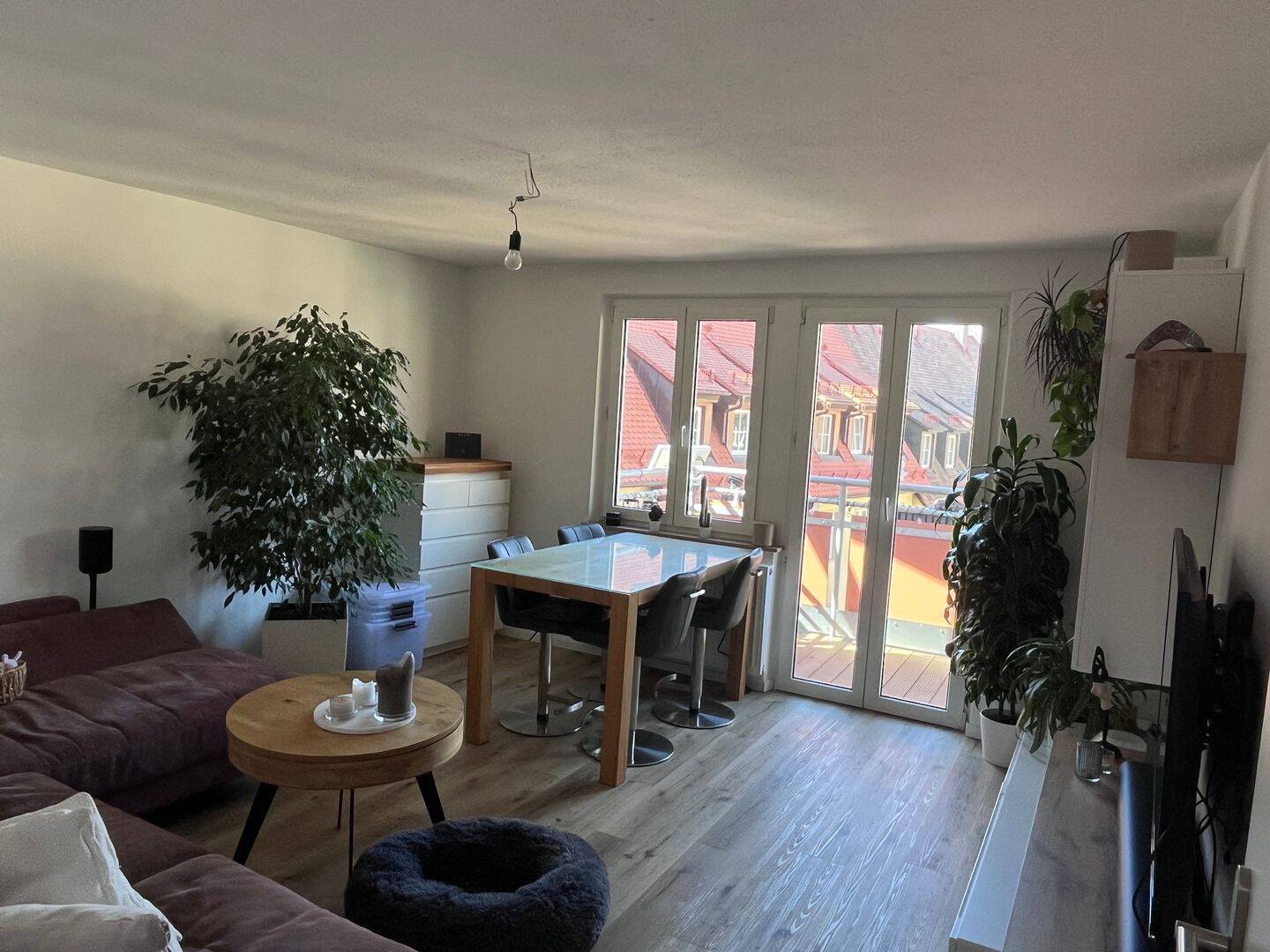 Charmante 3-Zimmer-Wohnung im Herzen von Nürnberg – Nürnberg – Vorschaubild 2