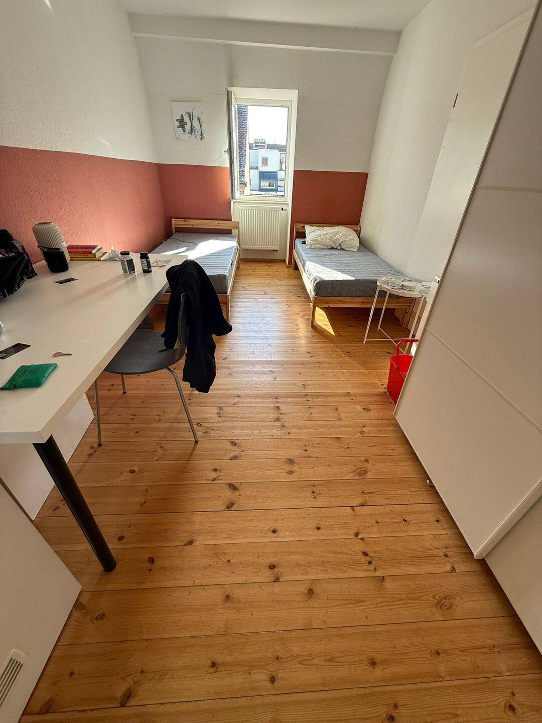 Beste Lage: Helle 2-Zimmer-Wohnung mit Einbauküche & WLAN, 5 Min. zum Hauptbahnhof – Nürnberg – Vorschaubild 3