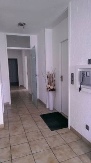 Super schöne Erdgeschosswohnung mit großem Garten und Einzelgarage sowie Außenstellplatz zu vermieten – 91183 Abenberg – Vorschaubild 8