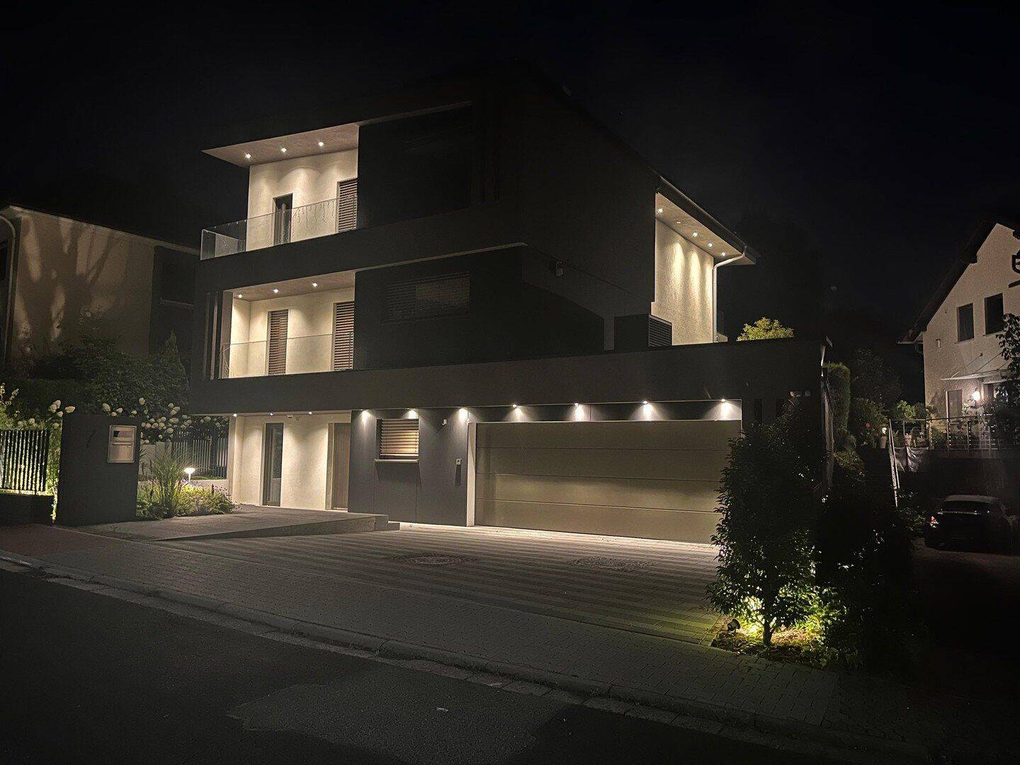 Neubau Designer Luxusvilla in Bad Vilbel · Pool · Heimkino · KNX-Smart Home · Kamin · Sauna – Bad Vilbel – Vorschaubild 8