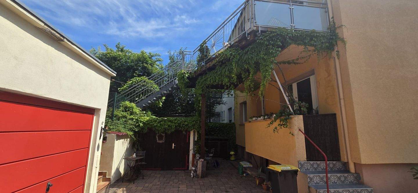 SB-Rodenhof: MFH mit 2 Wohnungen und Kosmetikinstitut (3. Wohnung) mit schönem Grundstück/Selbstnutzen mit Mieteinnahmen!!! – Saarbrücken – Vorschaubild 3