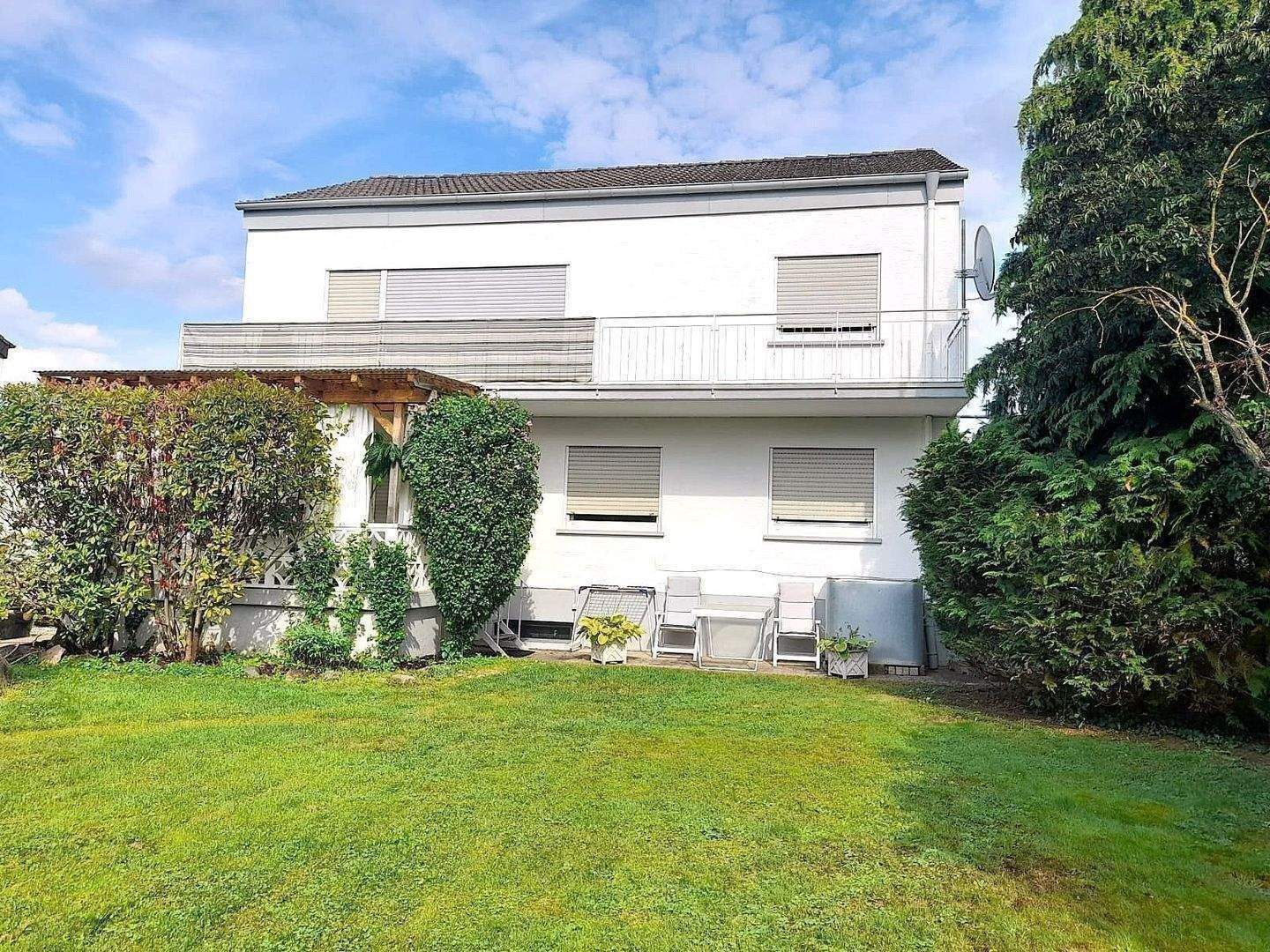 Freistehendes Zweifamilienhaus großer SW-Garten plus Doppel-Garage / 3 STP – Gerolsheim – Bild 1 von 9