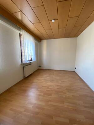 **EBK, Badewanne, zentral** – 55246 Wiesbaden – Vorschaubild 5