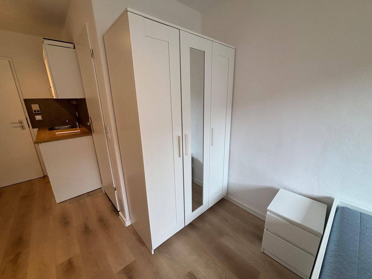 Vermietetes, voll möbliertes Studentenapartment in Top-Lage Erlangen (Kapitalanlage) – Erlangen – Vorschaubild 3