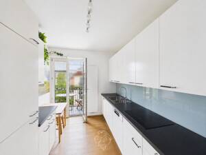 Bezugsfrei in zentraler Lage: Großzügige 4-Zimmer-Wohnung mit Balkon in der Zellerau – 97082 Würzburg – Vorschaubild 3