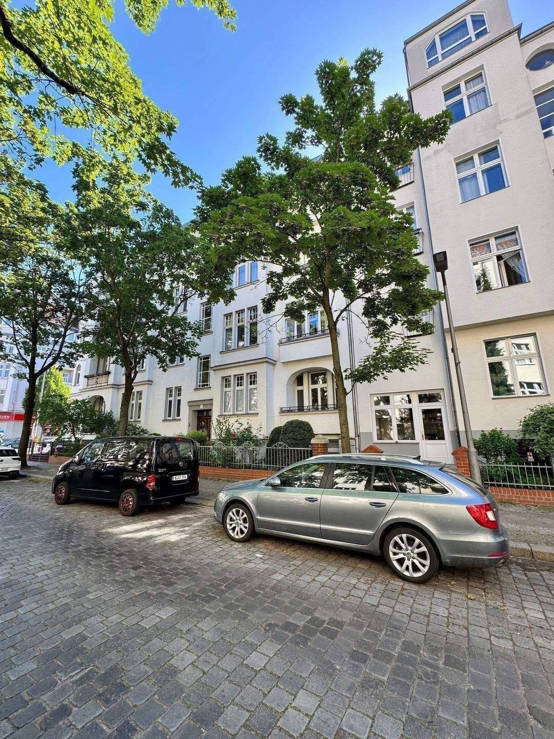 Historischer Charme trifft großes Potenzial – ca. 120 m² Altbauwohnung in Steglitz