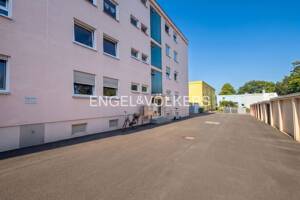 Wohnen mit Wohlfühlcharakter: Lichtdurchflutete 3,5-Zimmer-Wohnung im Regensburger Westen – 93049 Regensburg – Vorschaubild 2
