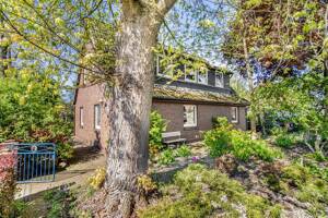 Bremen Burg-Grambke: Freistehendes Ein-/Zweifamilienhaus mit Garage und Garten in begehrter Lage – 28719 Bremen – Vorschaubild 3
