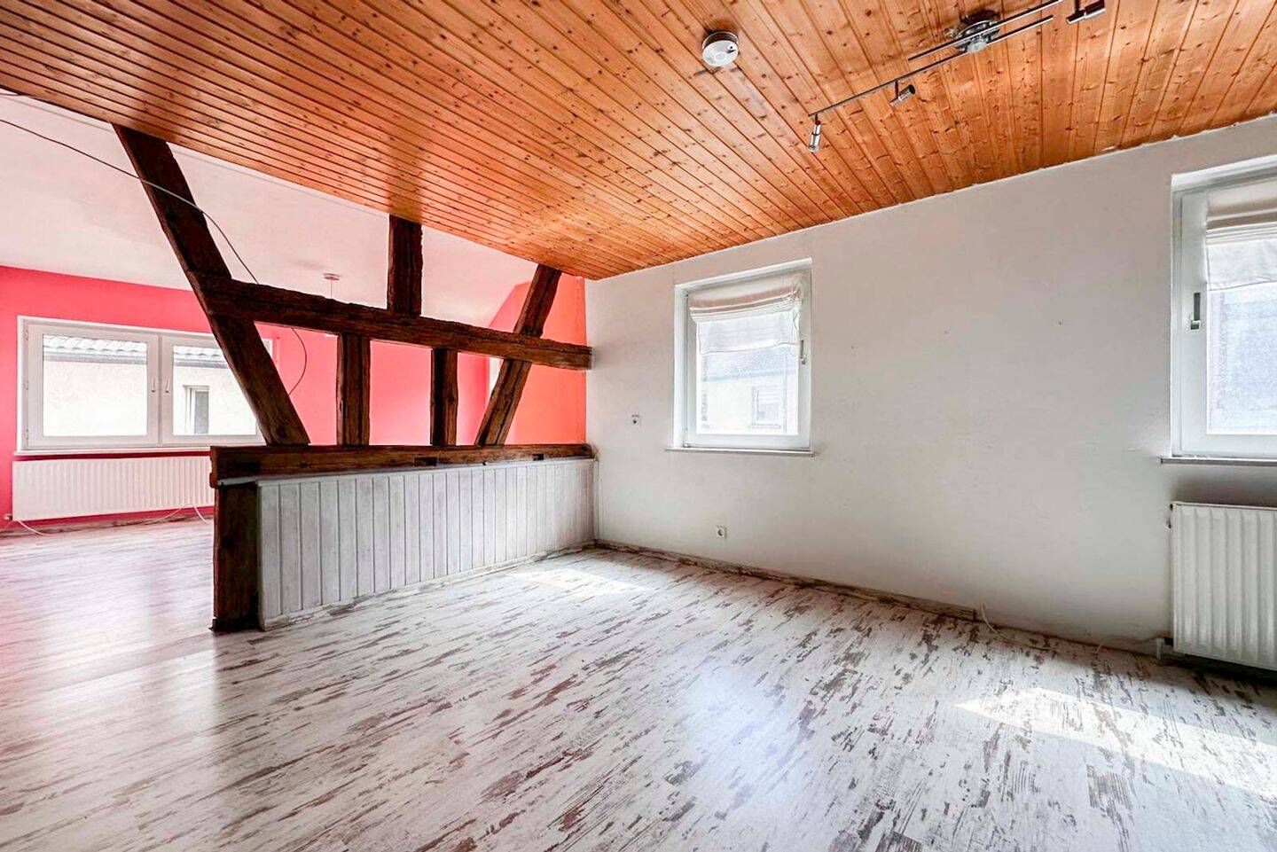 Raum für Ideen: Großzügiges Wohnhaus mit Garage, Hof und Scheune – Wilhermsdorf – Vorschaubild 4