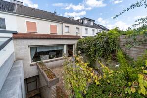 **Erfüllen Sie sich Ihren Traum vom Eigenheim - Sanierungsbedürftiges Reihenmittelhaus** – 45279 Essen – Vorschaubild 2