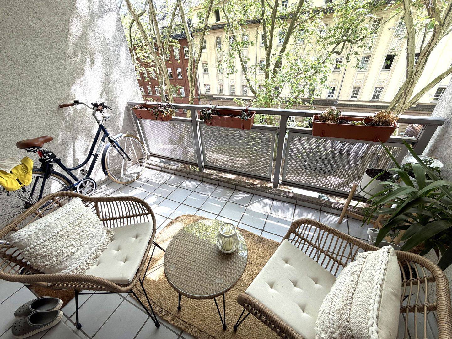 Schön geschnittene 2 Zimmer Komfortwohnung mit Balkon in D-Oberbilk! – Düsseldorf – Vorschaubild 2