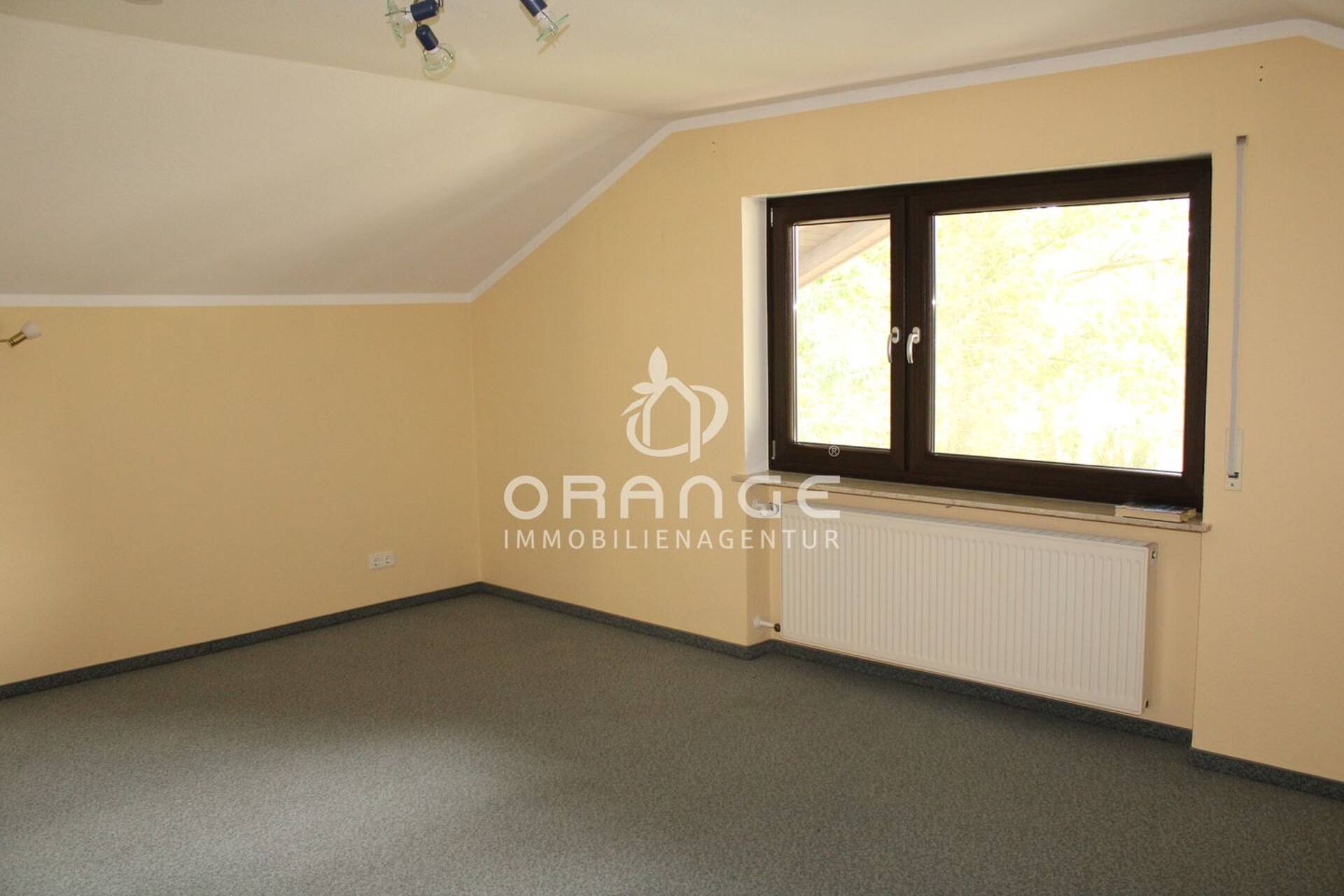 Haus in 91056 Erlangen / Dechsendorf mit 330 m² kaufen
