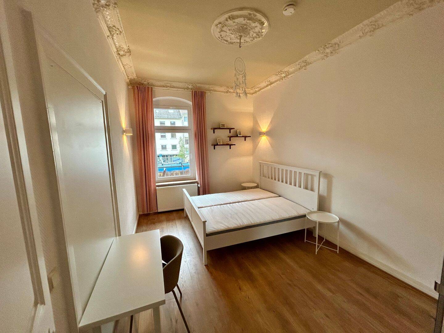Stilvolle, möblierte Altbauwohnung mit 2 Balkonen im Vorderen Westen Kassel – auf Zeit – Kassel – Vorschaubild 2