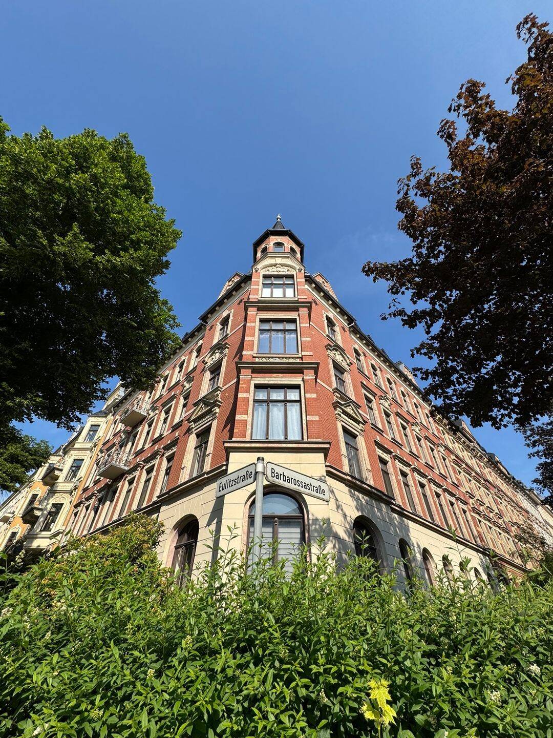 2. OG mit Lift - Balkon an der Küche - nur Wohnzi. straßenseitig!