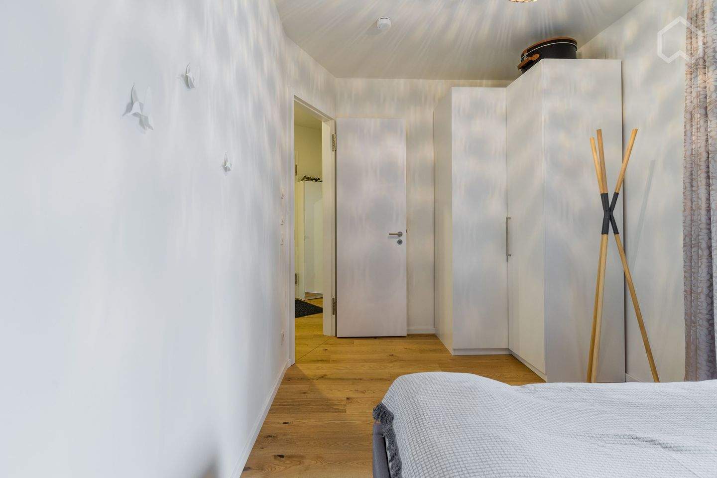 Modern-skandinavische, gemütliche Wohnung (Neubau) auf Zeit im Herzen von Prenzlauer Berg – Berlin – Vorschaubild 9