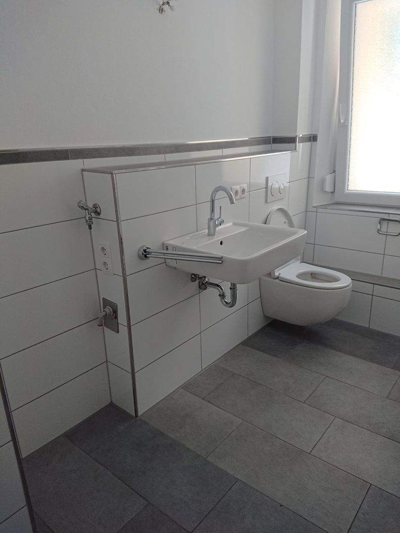 helle 2-Zimmer im EG mit Balkon & Einbauküche – Nürnberg – Vorschaubild 3