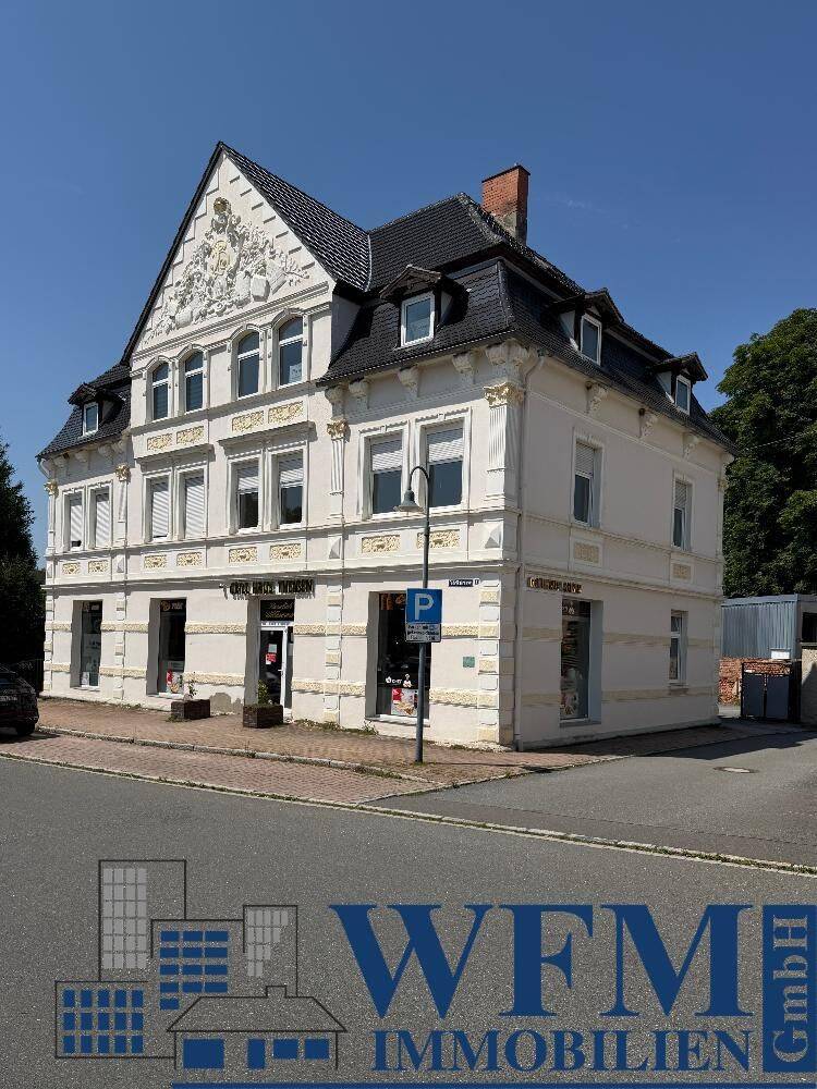 Zeitgemäß und komfortabel im modernisierten Baudenkmal wohnen! Inkl. Stellplatz direkt am Haus mit nur weiteren 3 Wohnungen