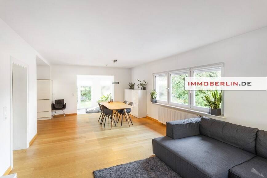 IMMOBERLIN.DE - Stilvoll saniertes Haus auf idyllischem Grundstück mit Baupotenzial – Falkensee – Bild 1 von 9