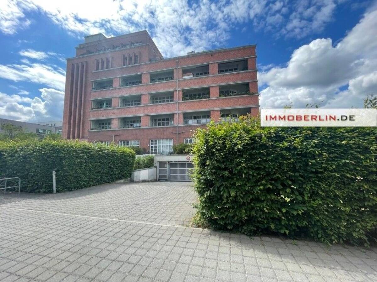 IMMOBERLIN.DE - Adrette Wohnung mit Südostgarten in familiärer Lage – 10245 Berlin – Bild 1 von 9