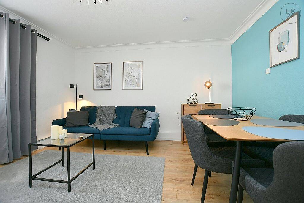 Modern und geschmackvoll möblierte Wohnung mit Balkon in Stuttgart Kaltental