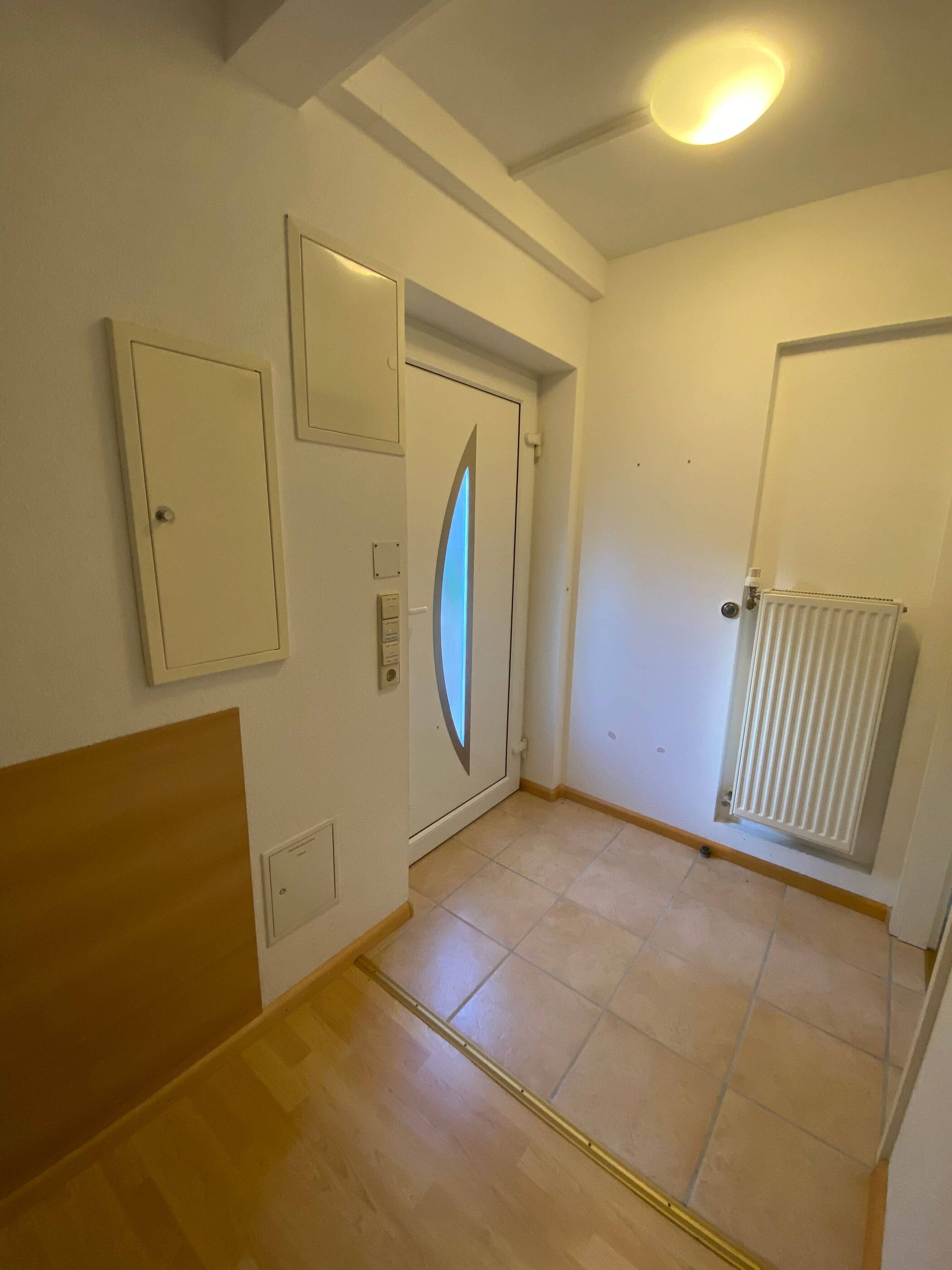 Steinen: Großes Einfamilienwohnhaus mit schöner Aussicht und Einzelgarage – Steinen – Vorschaubild 8