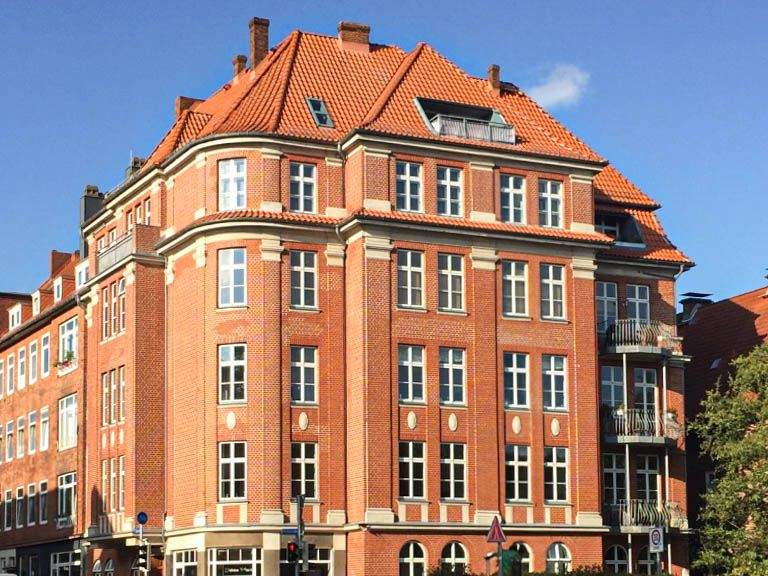 Wohnung mit viel Altbauflair und drei Balkonen in Düsternbrook – Kiel – Bild 1 von 9