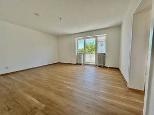 Einziehen und wohlfühlen: Helle und gepflegte Wohnung mit Balkon und neuer Ausstattung – 65187 Wiesbaden – Vorschaubild 2