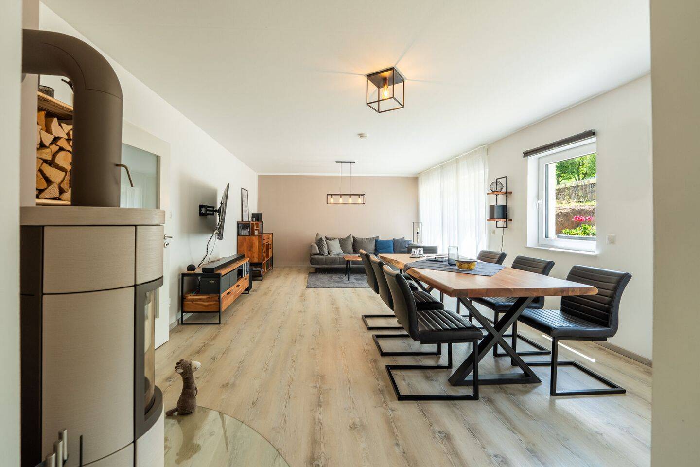 Stilvoll wohnen auf höchstem Niveau - Modernes Einfamilienhaus mit viel Platz in Gönnersdorf – Gönnersdorf – Vorschaubild 4