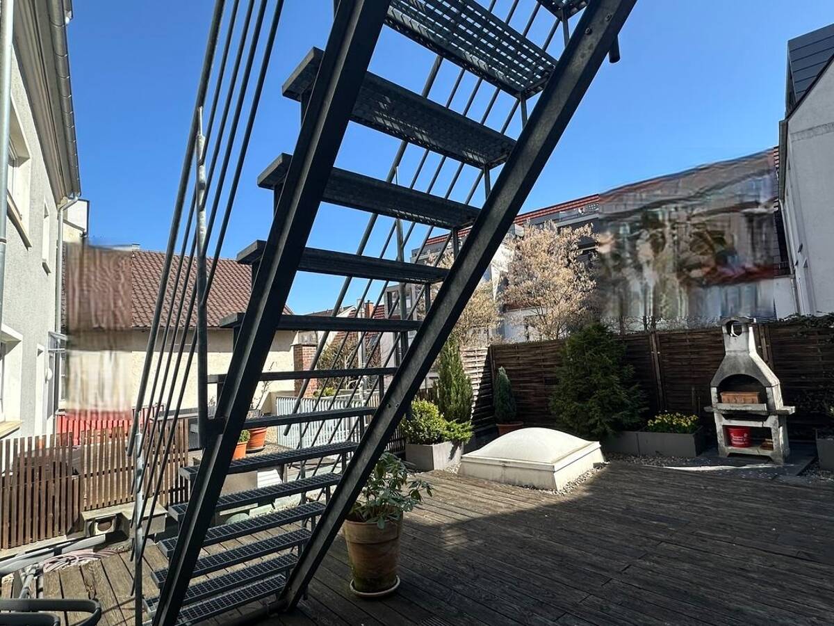 2 Wohn- Geschäftshäuser, Zentr. Ulm, 2 zzügl. vermietete Einzelhandelsflächen, u. große HM-Whg – 89073 Ulm – Bild 1 von 9