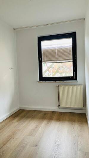 Geschmackvolle und gepflegte Wohnung mit 3 Räumen und Einbauküche in Stuttgart-Zuffenhausen ab 01.09.2026 – 70435 Stuttgart – Vorschaubild 5
