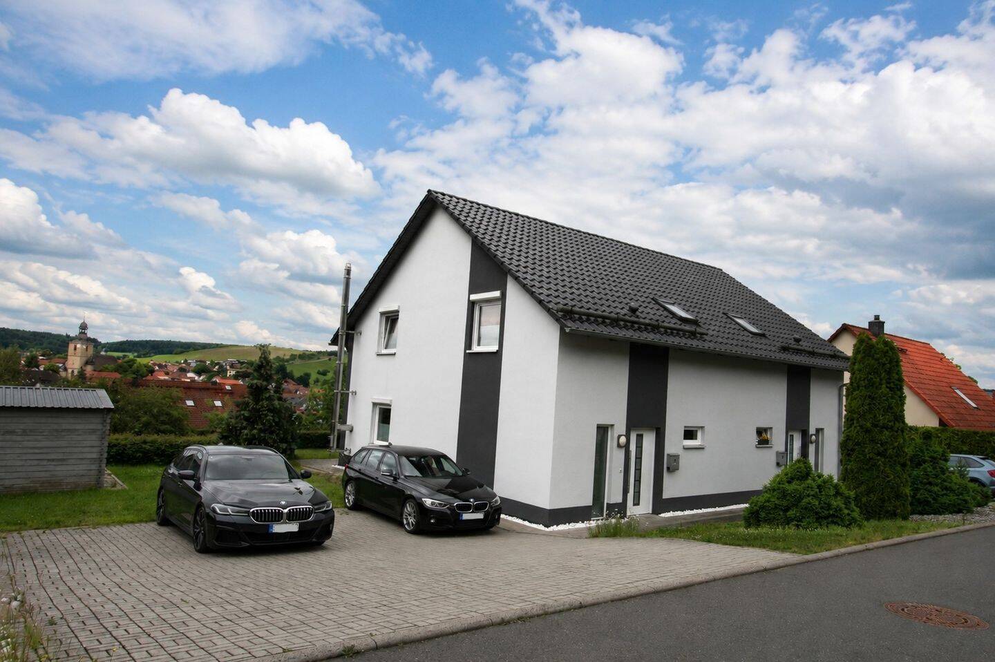 Kapitalanlage oder Mehrgenerationenwohnen - Modernes Doppelhaus in Jüchsen – Grabfeld – Vorschaubild 3