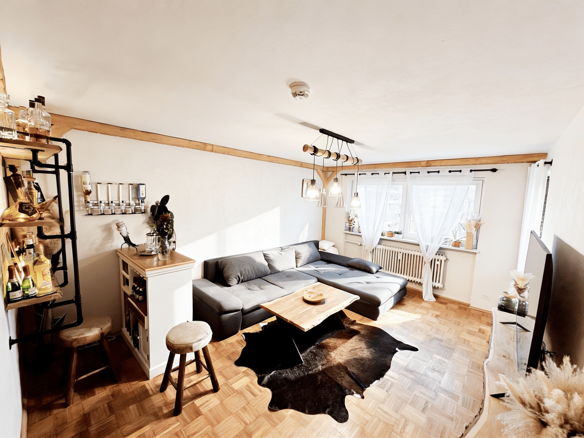 ? Design-Bad, Loft Ambiente & Südbalkon! Kernsanierte 4,5-Zimmer-Familienwohnung in Neufahrn – 85375 Neufahrn bei Freising – Bild 1 von 9