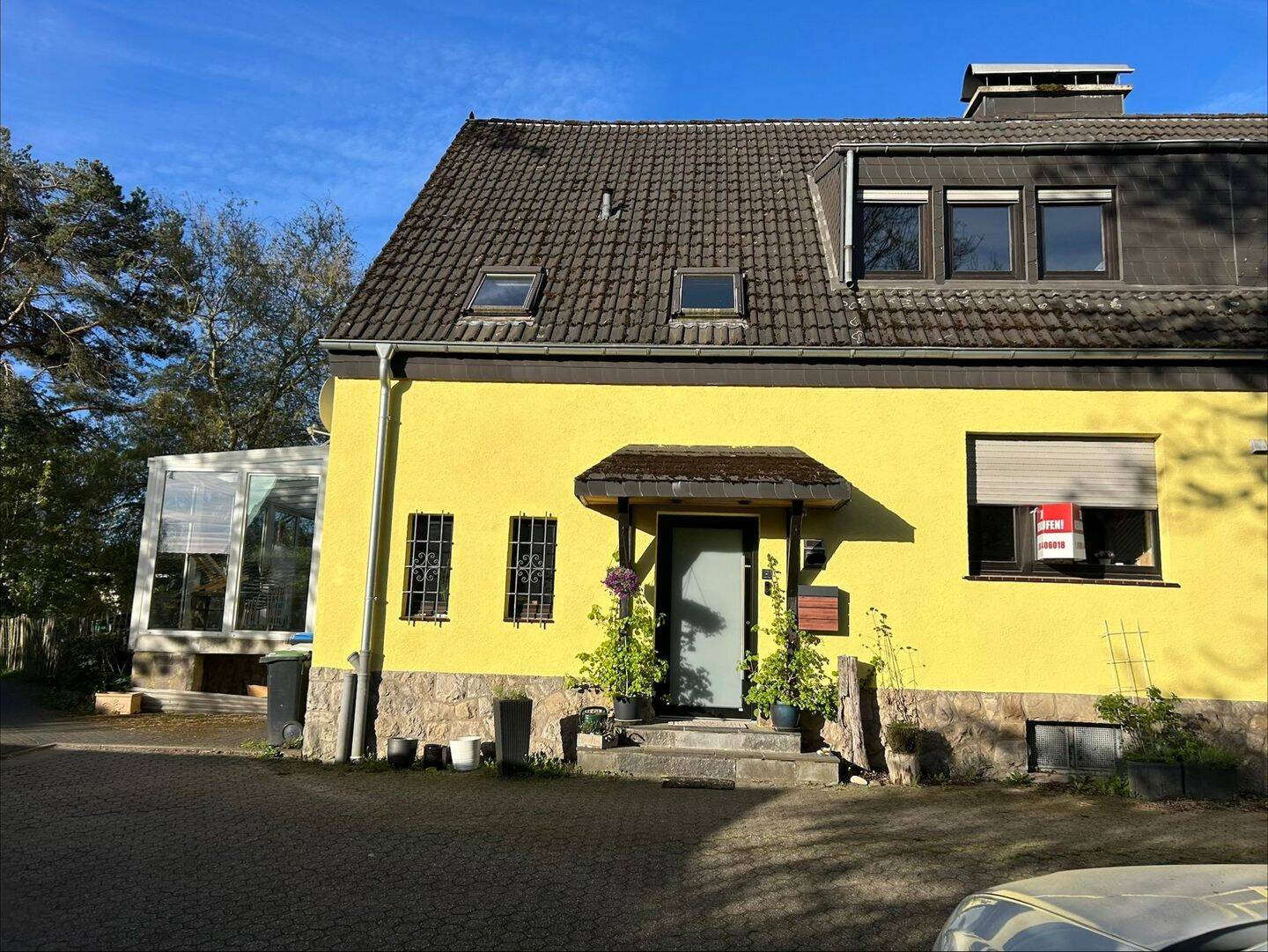 Charmantes Haus in Aachen - Oberforstbach mit Wintergarten, Solarthermie und großer Doppelgarage von privat – Aachen – Bild 1 von 9
