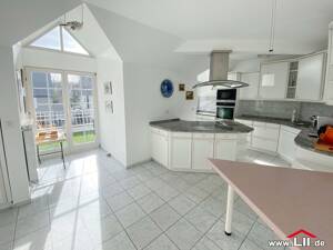 helle Maisonette-Wohnung mit Blick auf den Henninger Turm – 60599 Frankfurt am Main – Vorschaubild 3