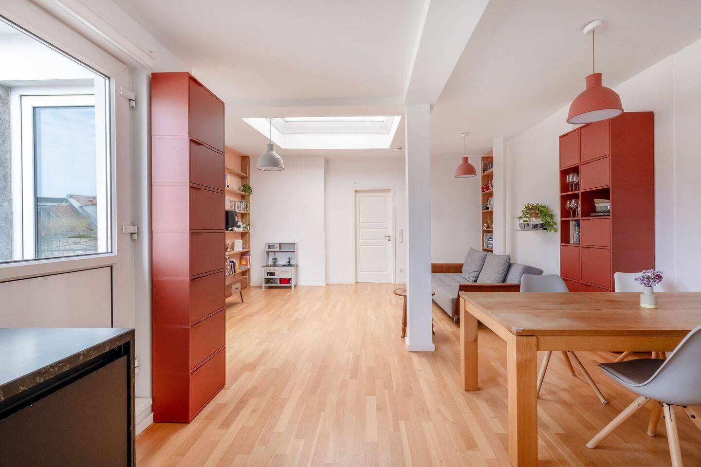 Moderne und lichtdurchflutete Dachgeschosswohnung im klassischen Altbau – Berlin – Vorschaubild 4